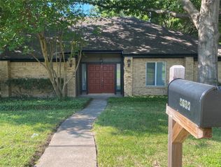 4704 Hollow Ridge Road, Dallas, TX 75227
