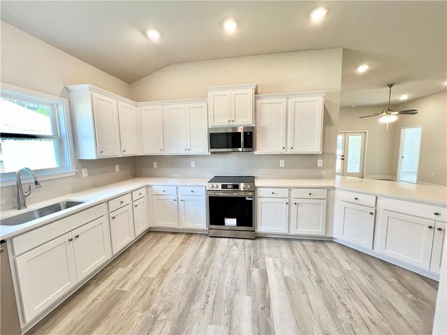 4031 Leighton Place Drive, Mobile, AL 36693