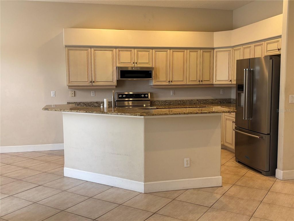 Image 13 of property listing at 132 AMORA AVENUE, Venice, FL 34285