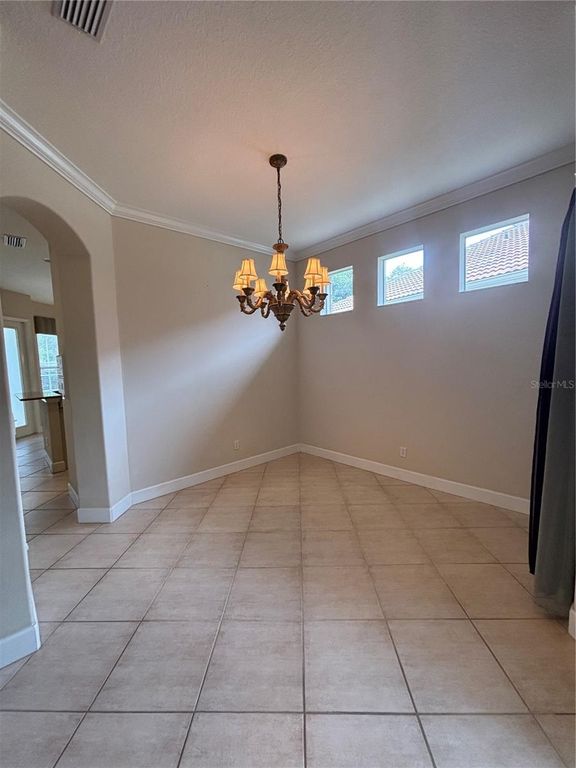 Image 15 of property listing at 132 AMORA AVENUE, Venice, FL 34285