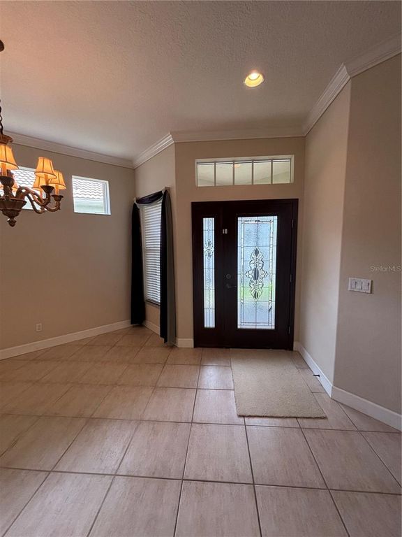 Image 16 of property listing at 132 AMORA AVENUE, Venice, FL 34285