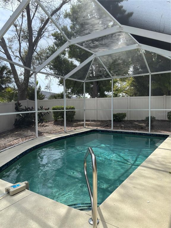 Image 32 of property listing at 132 AMORA AVENUE, Venice, FL 34285