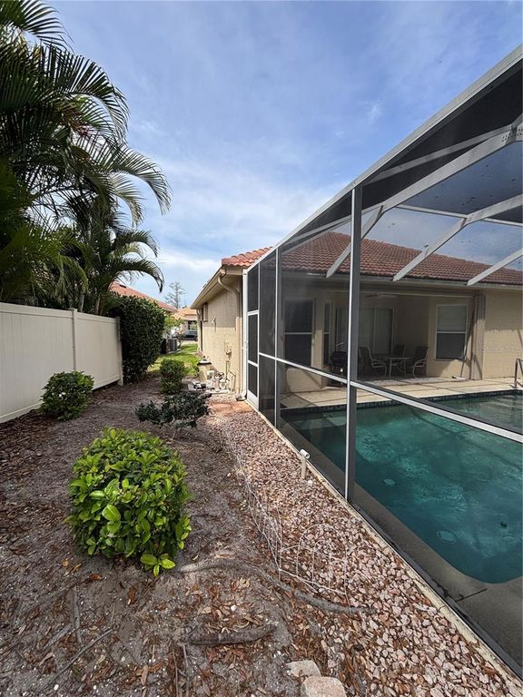 Image 33 of property listing at 132 AMORA AVENUE, Venice, FL 34285