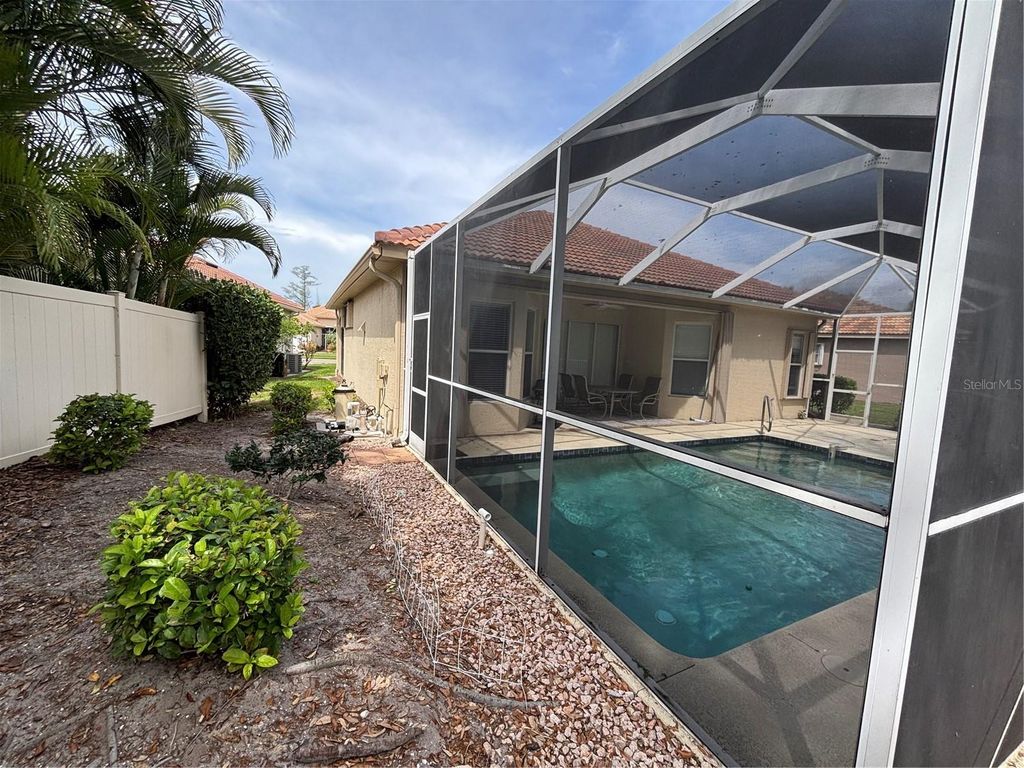 Image 34 of property listing at 132 AMORA AVENUE, Venice, FL 34285