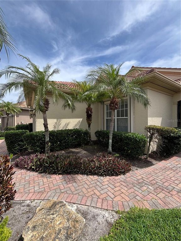 Image 39 of property listing at 132 AMORA AVENUE, Venice, FL 34285