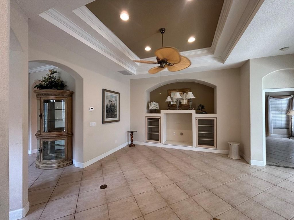 Image 10 of property listing at 132 AMORA AVENUE, Venice, FL 34285