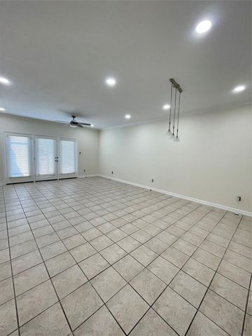 640 Wilcrest Drive 640, Houston, TX 77042