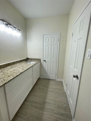 640 Wilcrest Drive 640, Houston, TX 77042