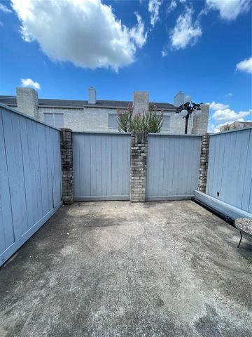 640 Wilcrest Drive 640, Houston, TX 77042