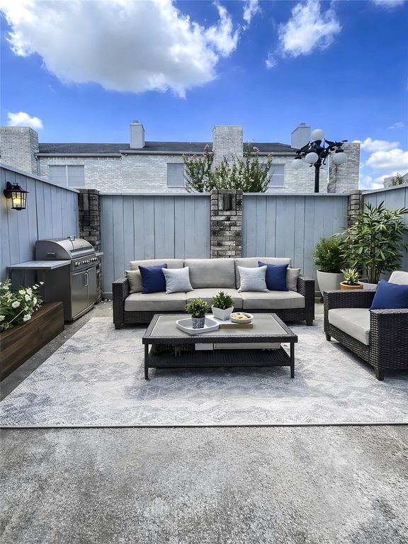 640 Wilcrest Drive 640, Houston, TX 77042