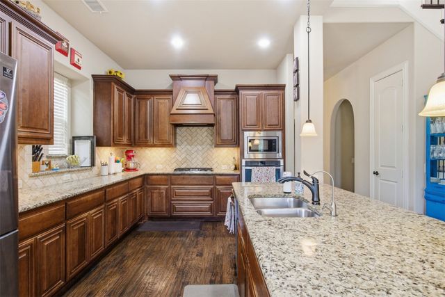 2304 Lynbridge Circle, Plano, TX 75025