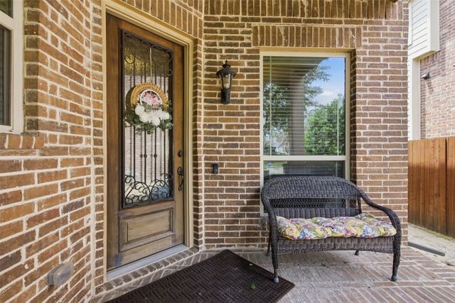 2304 Lynbridge Circle, Plano, TX 75025