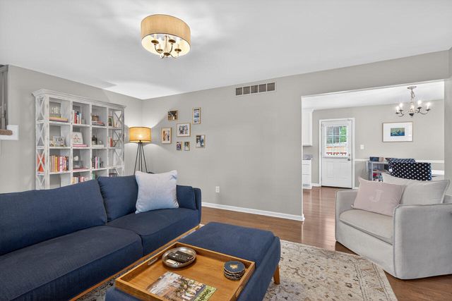 1700 Brook Park Drive, Lexington, KY 40515