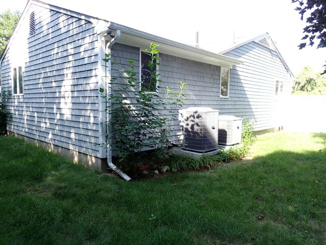 80 Hollyhock Drive, Cranston, RI 02920