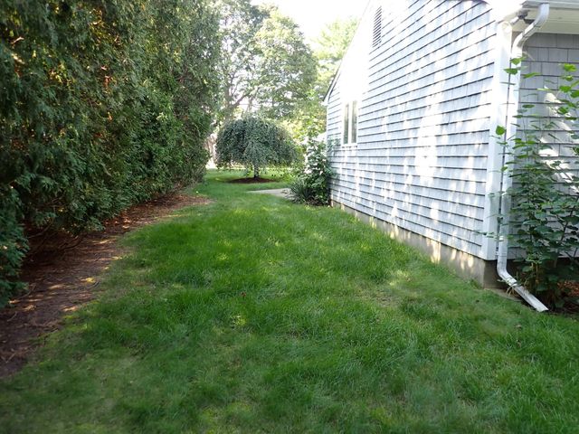 80 Hollyhock Drive, Cranston, RI 02920