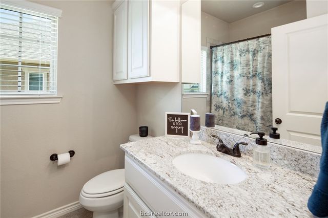 1629 Buena Vista, College Station, TX 77845