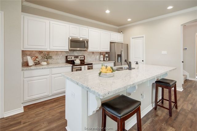1629 Buena Vista, College Station, TX 77845