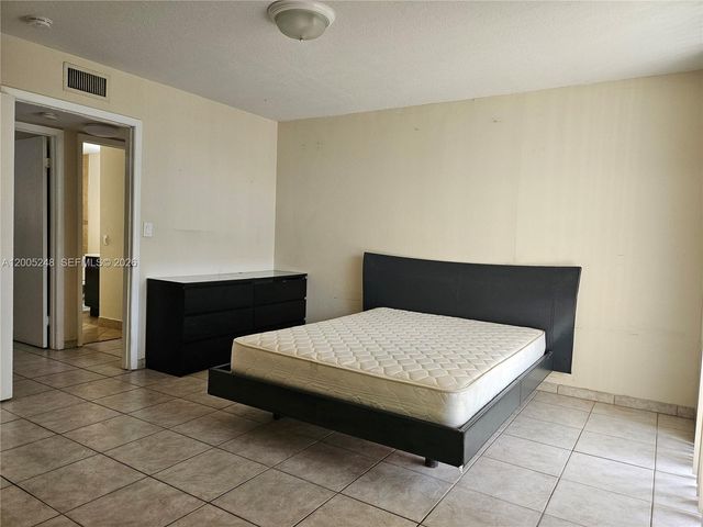 8005 SW 107th Ave 305, Miami, FL 33173