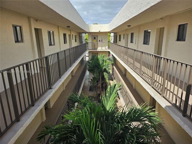 8005 SW 107th Ave 305, Miami, FL 33173