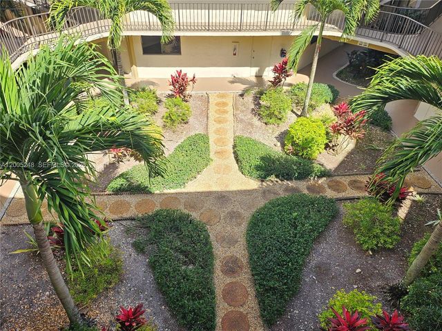 8005 SW 107th Ave 305, Miami, FL 33173