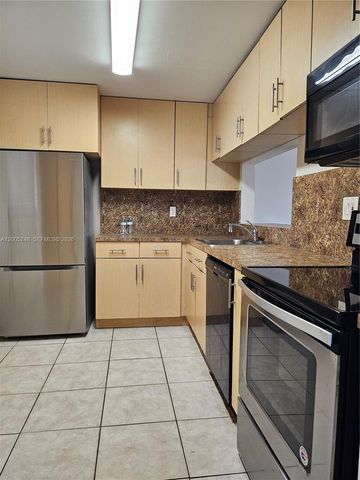 8005 SW 107th Ave 305, Miami, FL 33173