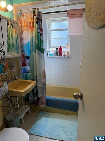 68 Montgomery Street 3, Bloomfield, NJ 07003