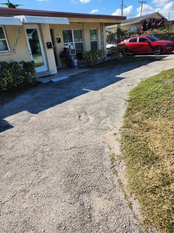 65 34th Street A, Riviera Beach, FL 33404