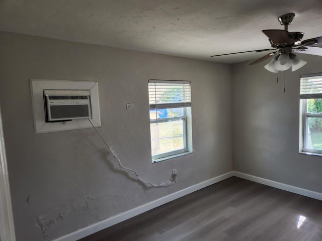 65 34th Street A, Riviera Beach, FL 33404