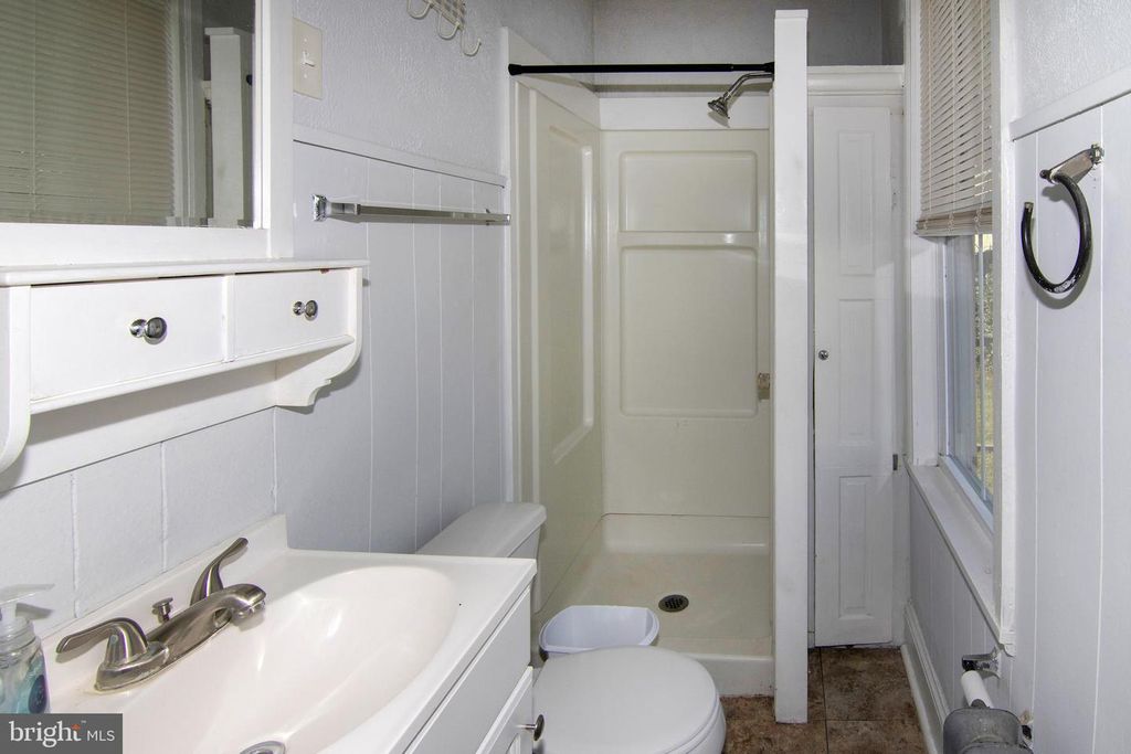 428 SUMMIT AVE, Westville, NJ 08093