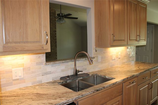 101 Fort Graham Circle, Waco, TX 76705
