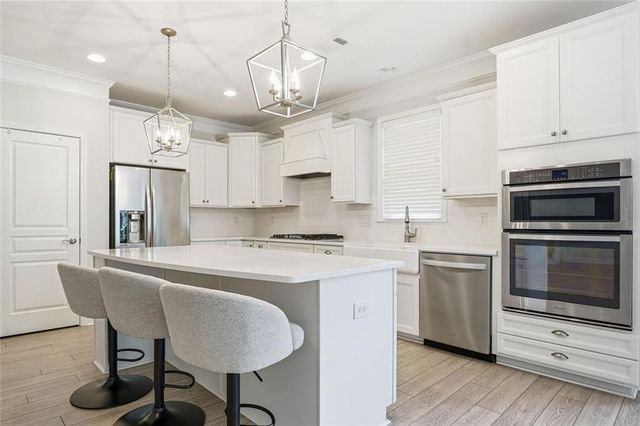 227 Windsor Park Drive, Woodstock, GA 30188