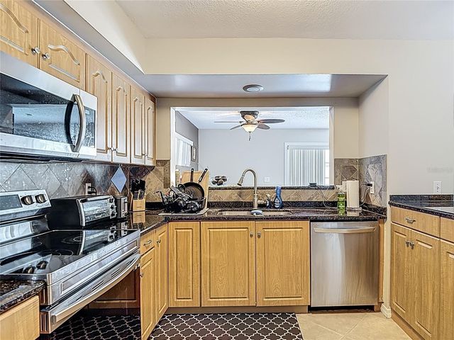 3114 W PARIS STREET, Tampa, FL 33614