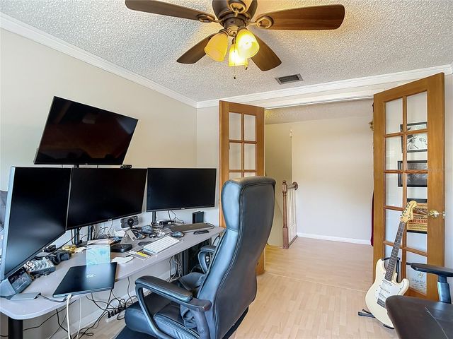 3114 W PARIS STREET, Tampa, FL 33614