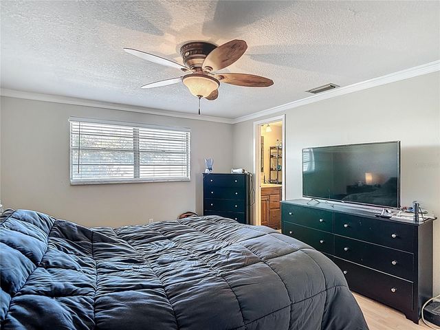 3114 W PARIS STREET, Tampa, FL 33614