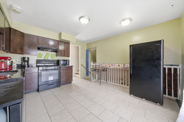 17107 Evans Drive, South Holland, IL 60473