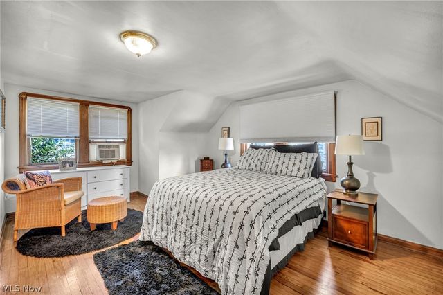 852 Starkweather, Cleveland, OH 44113