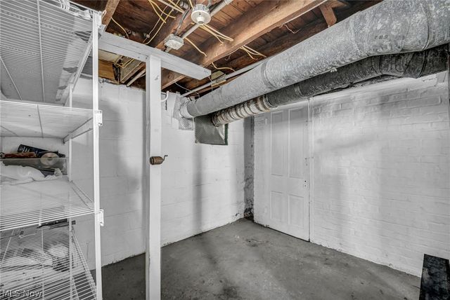 852 Starkweather, Cleveland, OH 44113