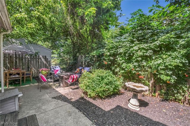 852 Starkweather, Cleveland, OH 44113