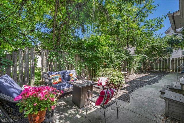 852 Starkweather, Cleveland, OH 44113