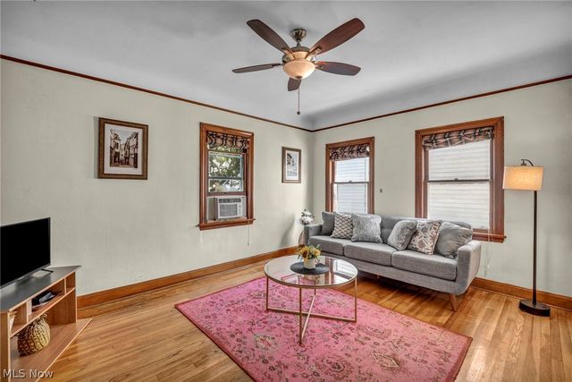 852 Starkweather, Cleveland, OH 44113