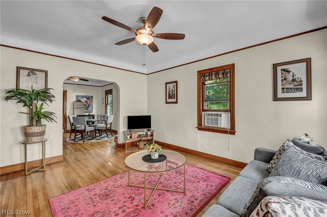 852 Starkweather, Cleveland, OH 44113