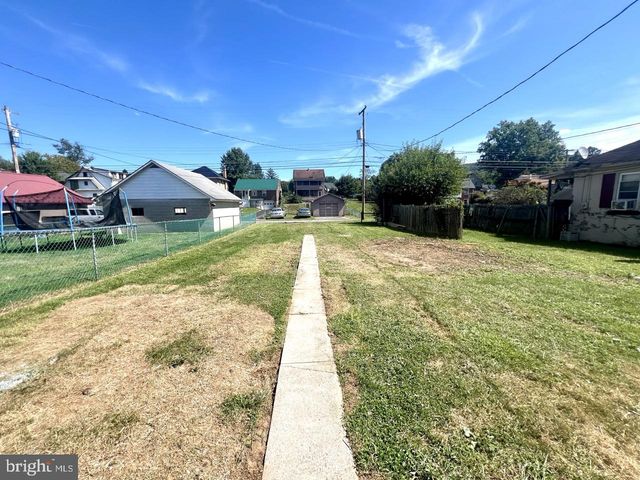 723 S WAYNE ST, Lewistown, PA 17044