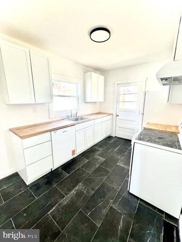 723 S WAYNE ST, Lewistown, PA 17044