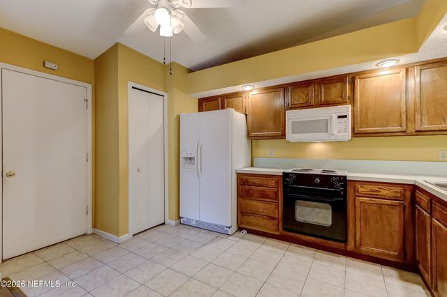 3476 RAYMUR VILLA Drive, Jacksonville, FL 32277
