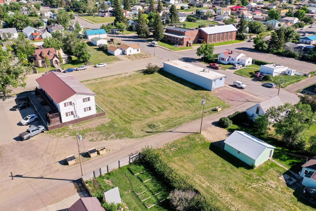 138 S Central Avenue, Cut Bank, MT 59427 photo 3