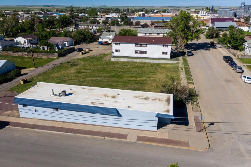 138 S Central Avenue, Cut Bank, MT 59427 photo 5