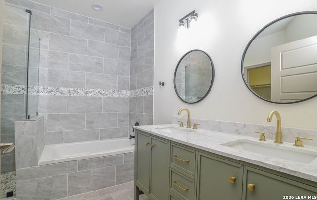 222 E Lindbergh, Universal City, TX 78148