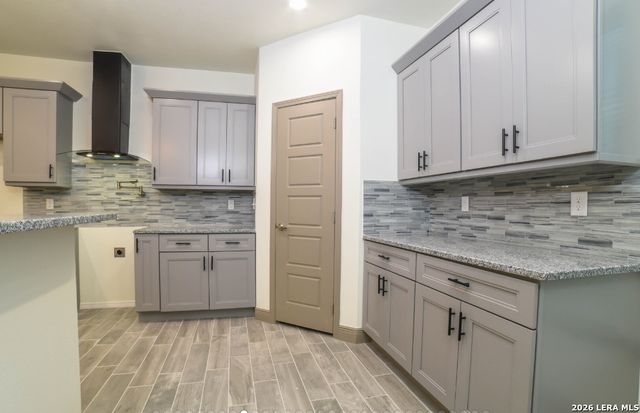 222 E Lindbergh, Universal City, TX 78148