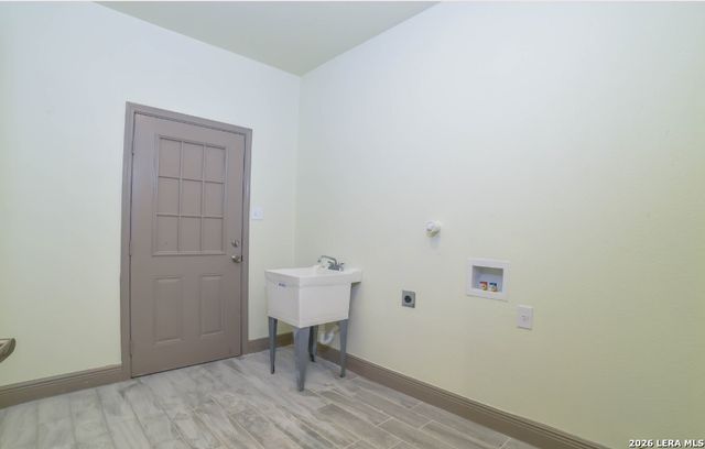 222 E Lindbergh, Universal City, TX 78148