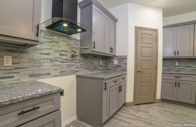 222 E Lindbergh, Universal City, TX 78148